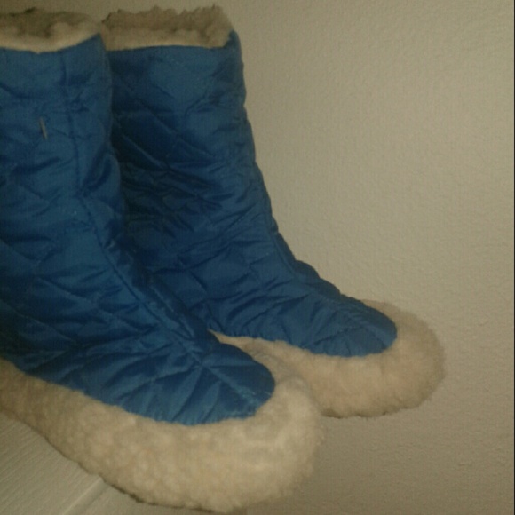 HOLIDAY PICK 🖤 Slipper Boots - Picture 3 of 5